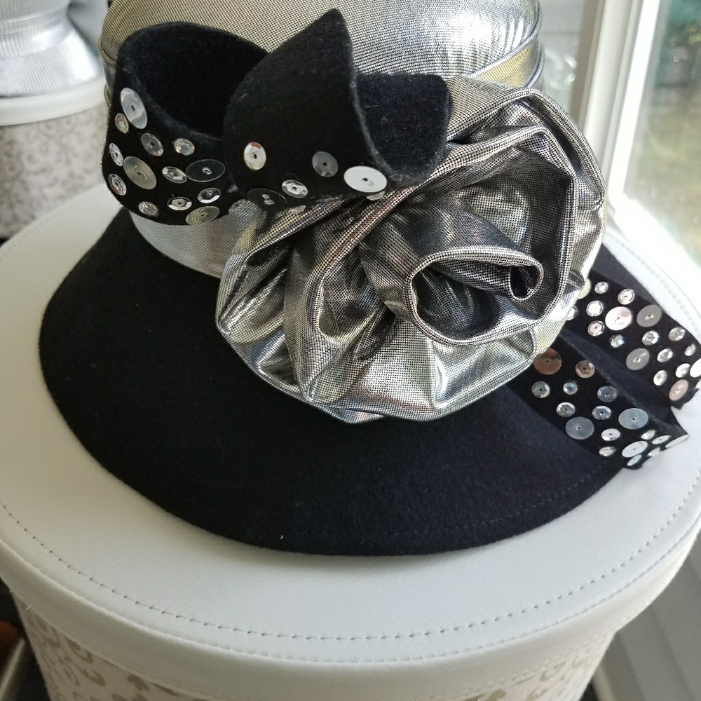 HAT - Picture 1 of 2